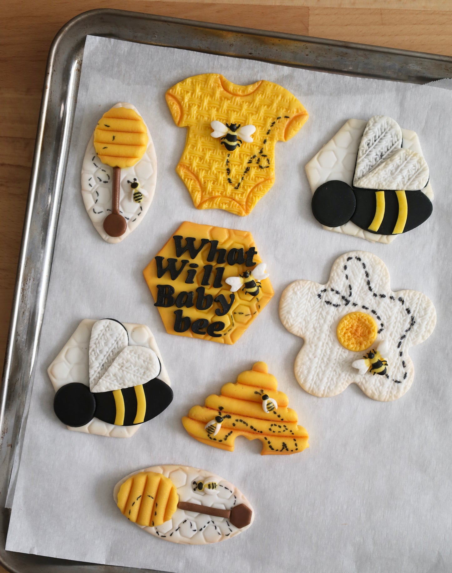 What’s Will Baby Bee (Gender Reveal) Fondant Toppers