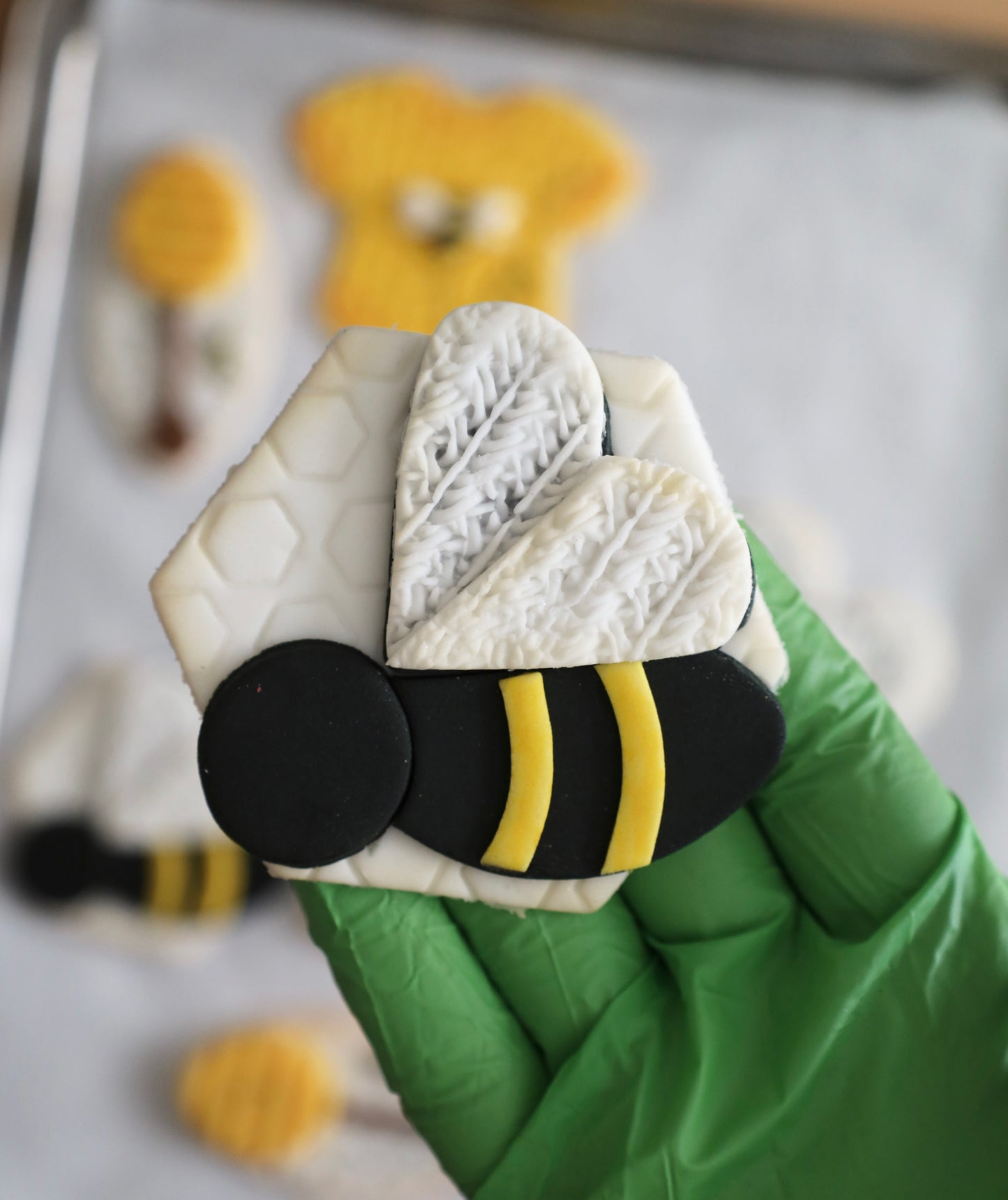 What’s Will Baby Bee (Gender Reveal) Fondant Toppers