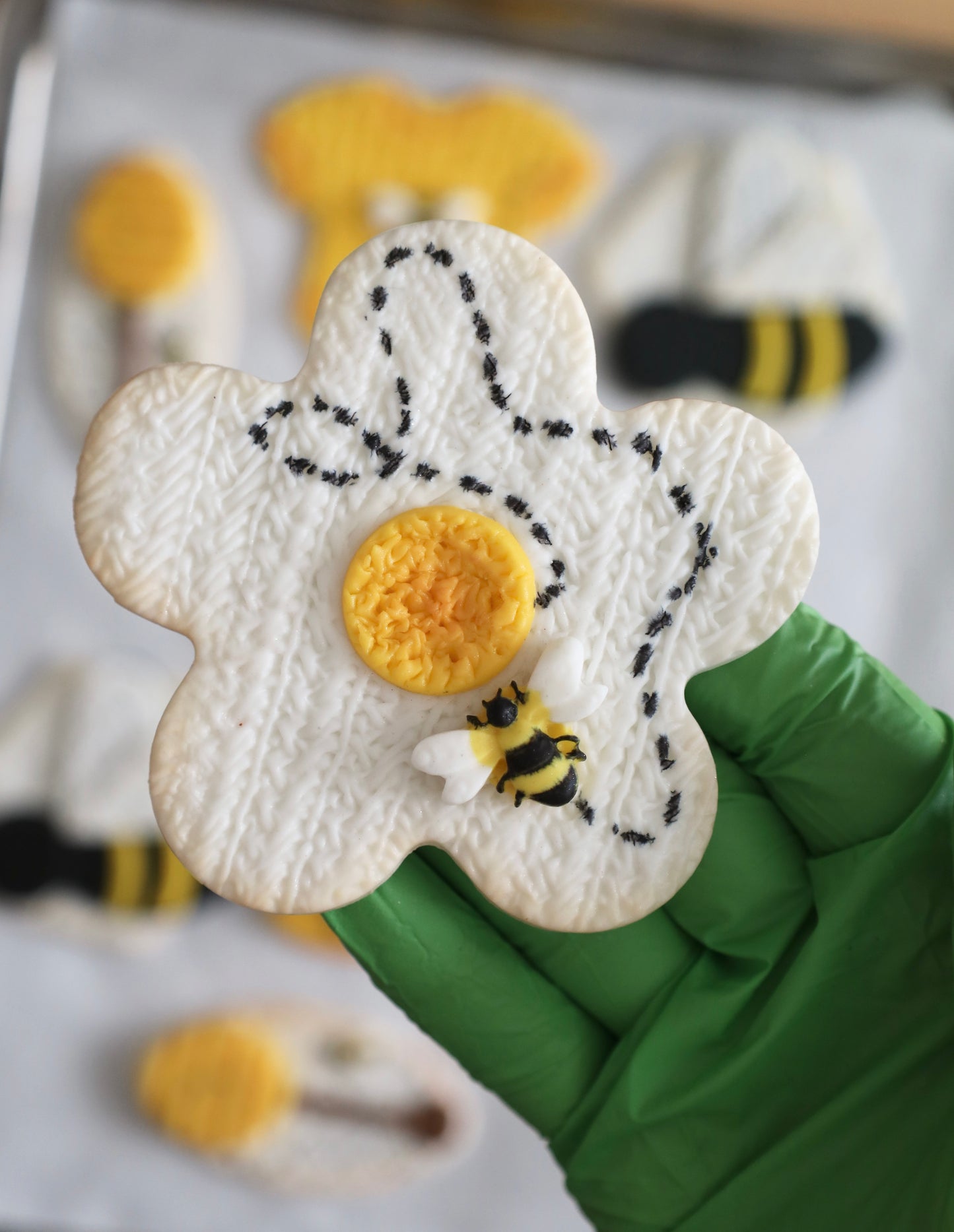 What’s Will Baby Bee (Gender Reveal) Fondant Toppers