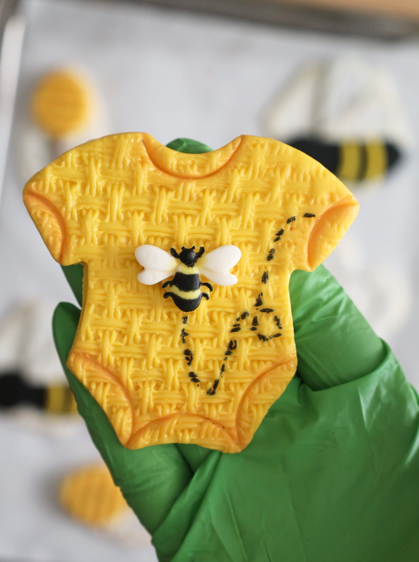 What’s Will Baby Bee (Gender Reveal) Fondant Toppers